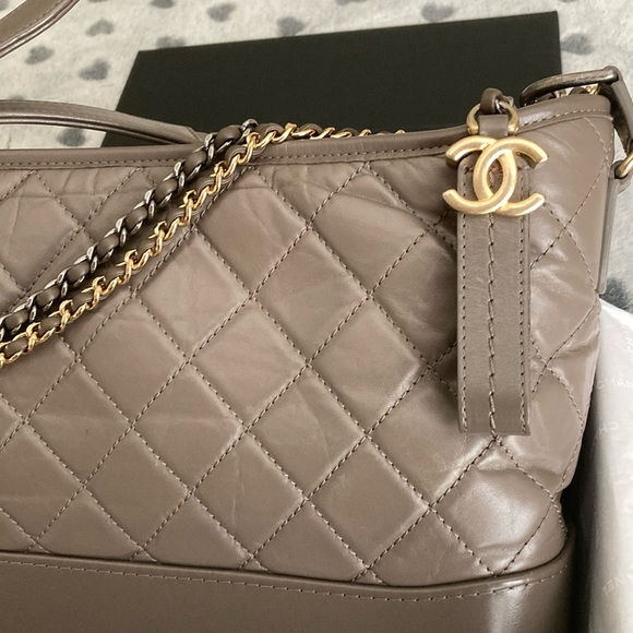 Chanel Gabrielle Hobo Medium Grey - Picture 5 of 16